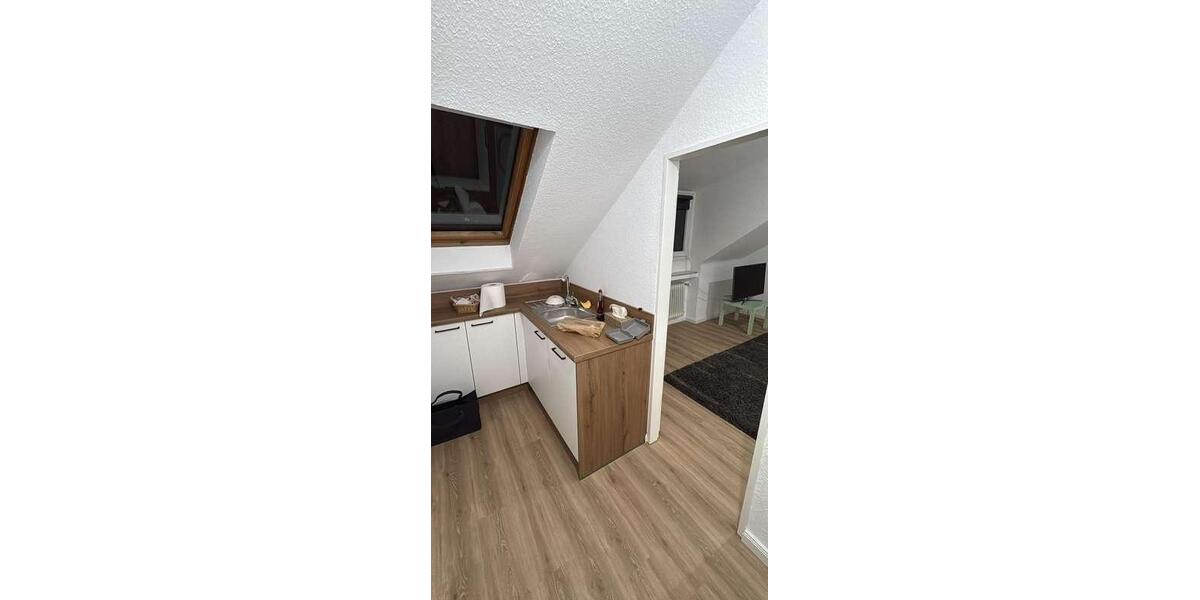 Dachgeschoßwohnung Mönchengladbach Süd - 1 Zimmer, 35 m&sup2;, 450&euro; | Angebot:27626749