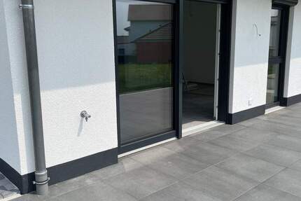 Erstbezug einer Neubau-Doppelhaushälfte mit großer Terrasse, Garten, ausgebautem Studio, Gäste-Bad mit Dusche 5 zimmer