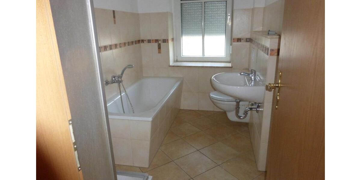 Etagenwohnung Zeitz - 4 Zimmer, 76 m&sup2;, 530&euro; | Angebot:24325850