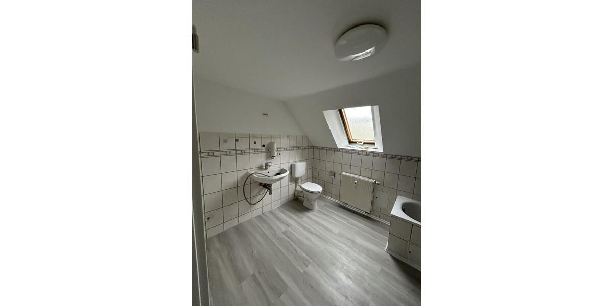 Etagenwohnung Mittweida - 4 Zimmer, 90 m&sup2;, 650&euro; | Angebot:25418293