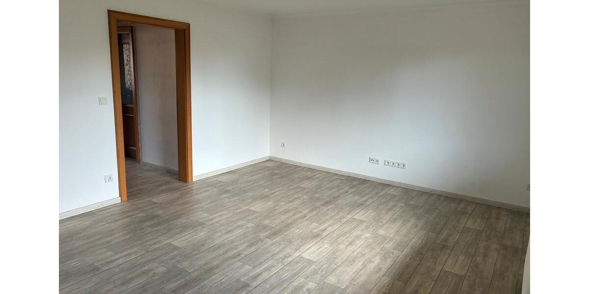 Erdgeschoßwohnung Petersberg - 1 Zimmer, 42 m&sup2;, 450&euro; | Angebot:26087539