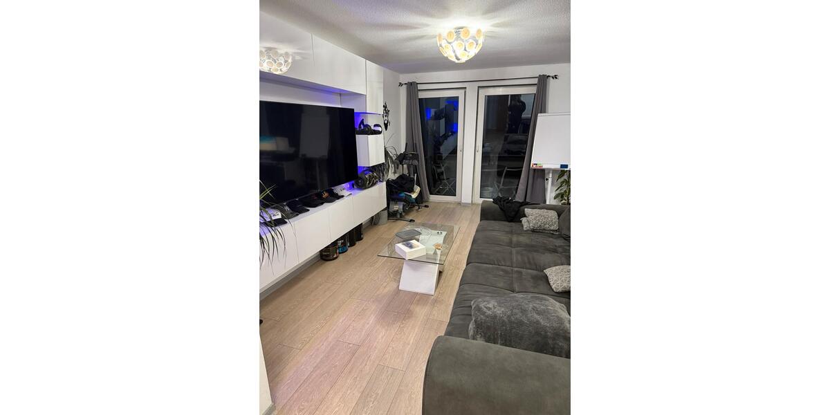 Dachgeschoßwohnung Köln Ehrenfeld - 1 Zimmer, 50 m&sup2;, 1.200&euro; | Angebot:25760090