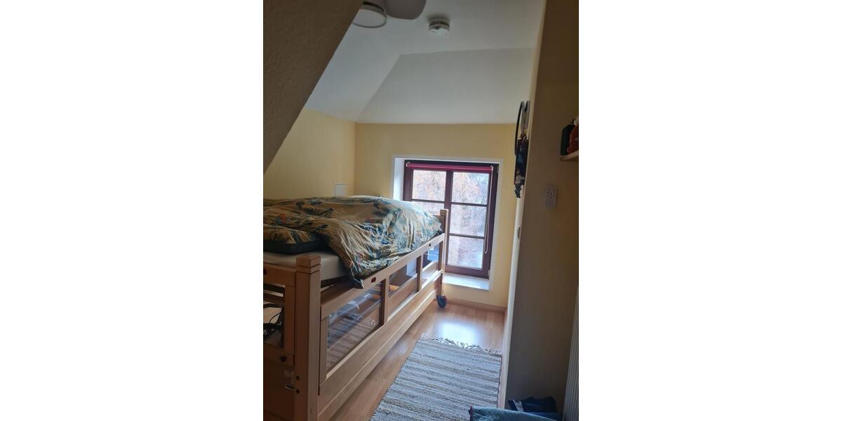 Dachgeschoßwohnung Altenburg - 3.5 Zimmer, 127 m&sup2;, 762&euro; | Angebot:25999853