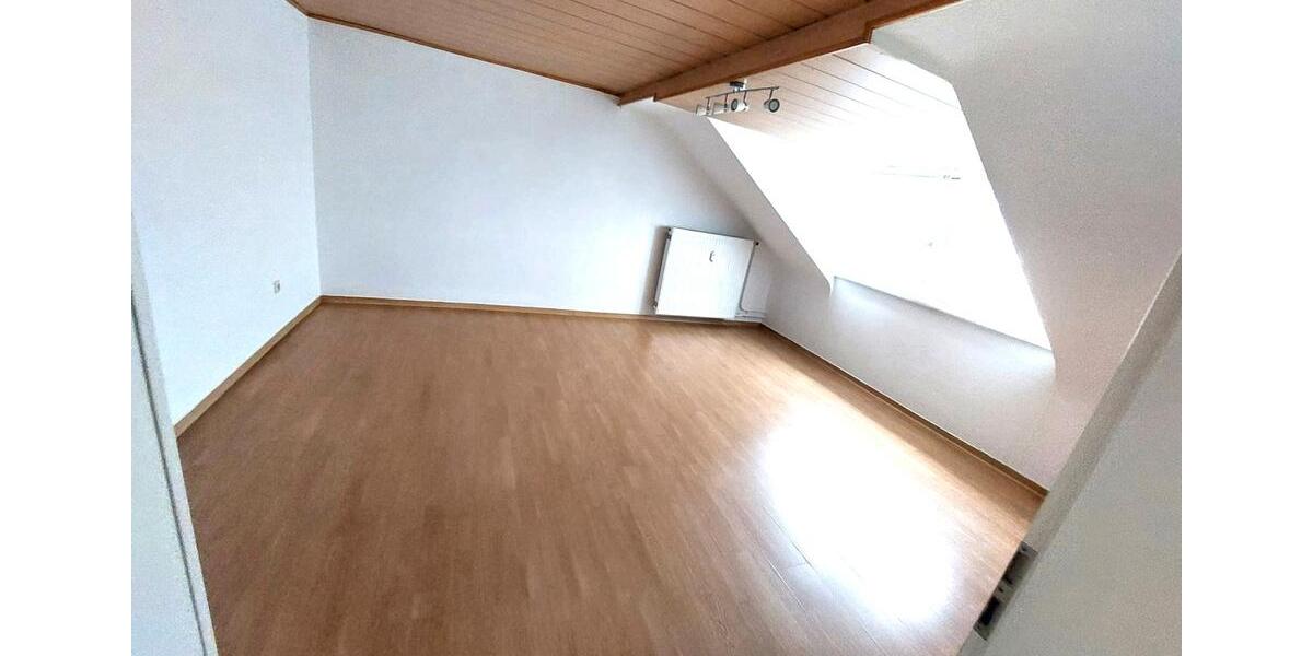 Dachgeschoßwohnung Saarlouis - 3 Zimmer, 75 m&sup2;, 560&euro; | Angebot:24788620