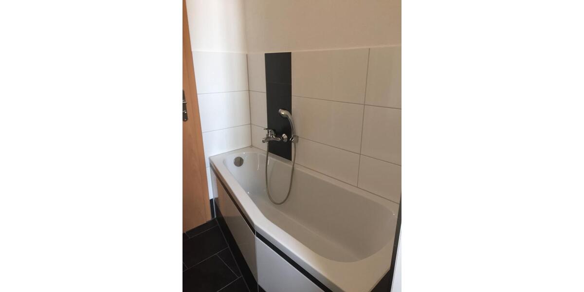 Erdgeschoßwohnung Altenburg - 1 Zimmer, 35 m&sup2;, 210&euro; | Angebot:25976132