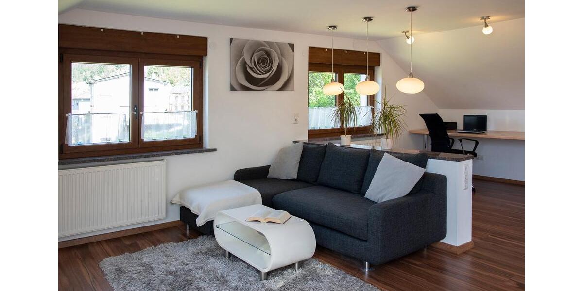 Dachgeschoßwohnung Kronach - 3 Zimmer, 72 m&sup2;, 735&euro; | Angebot:23471069