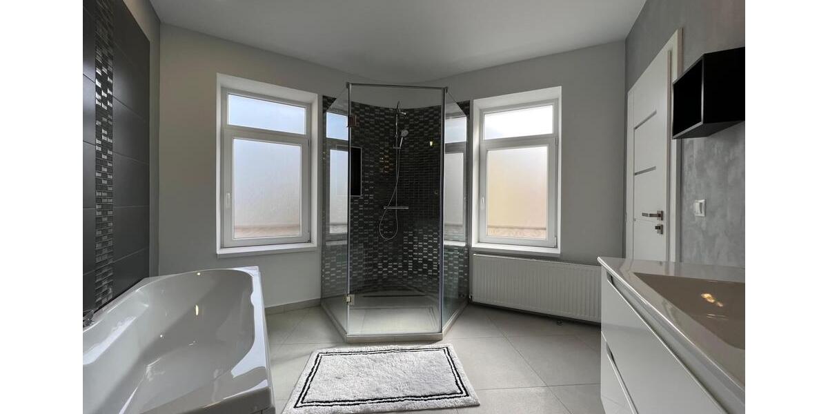 Wohnen auf Zeit Gera - 3 Zimmer, 130 m&sup2;, 100&euro; | Angebot:26227069