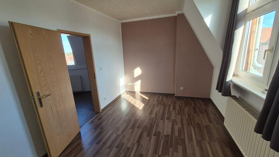 Dachgeschoßwohnung Halle (Saale) Frohe Zukunft - 2 Zimmer, 50 m&sup2;, 400&euro; | Angebot:25104004