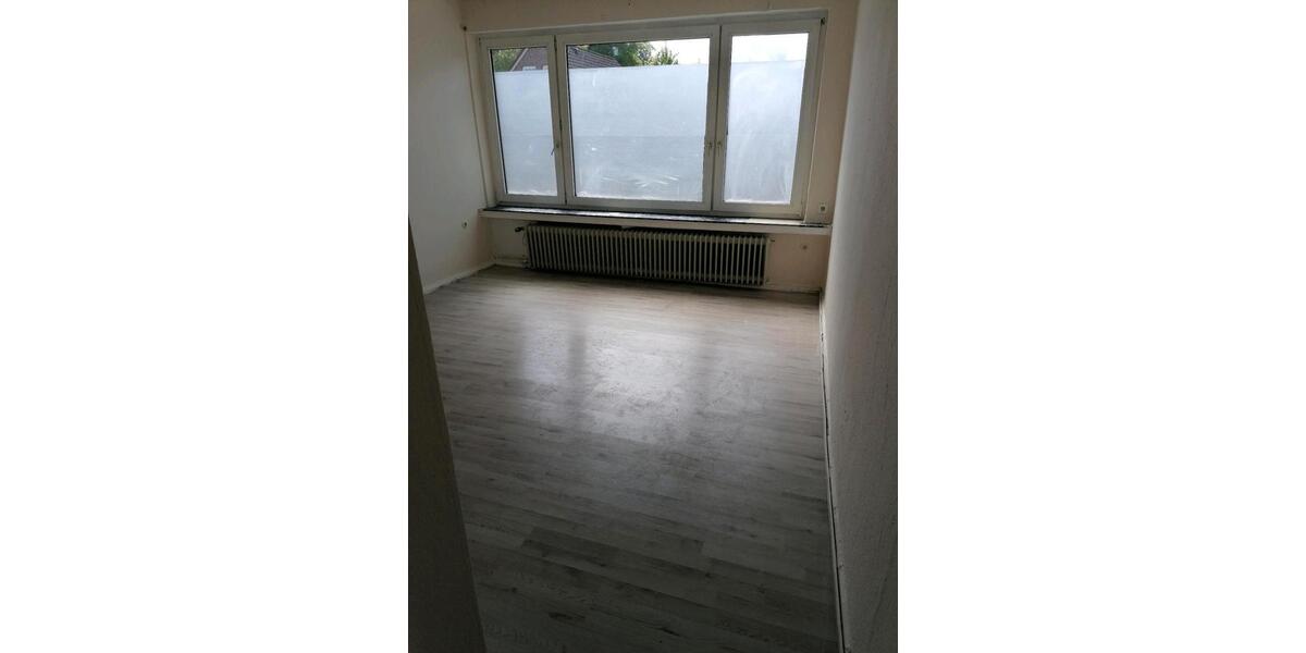 Etagenwohnung Varel - 3 Zimmer, 75 m&sup2;, 700&euro; | Angebot:26615485