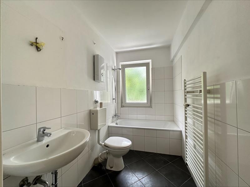 Geräumige 2-Zi. Wohnung mit Balkon!