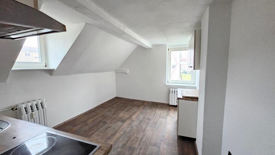 2,5-Zimmer Dachgeschosswohnung im Altbau 2 zimmer