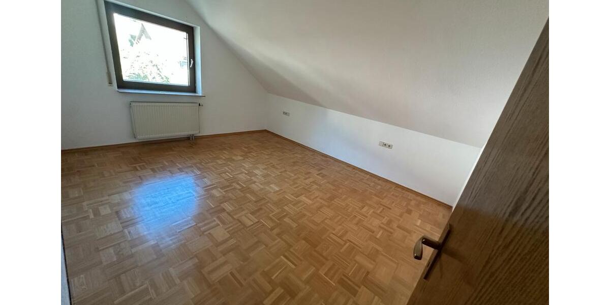 Dachgeschoßwohnung Herbrechtingen - 3 Zimmer, 100 m&sup2;, 1.500&euro; | Angebot:26639178