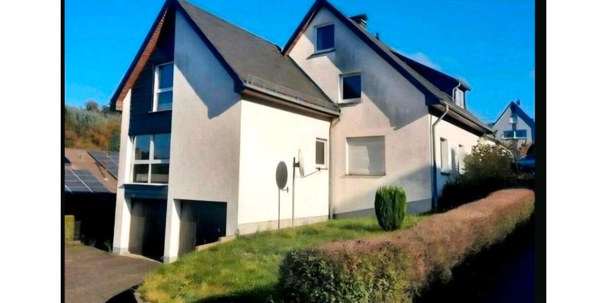 Dachgeschoßwohnung Siegen Dillnhütten - 4 Zimmer, 80 m&sup2;, 950&euro; | Angebot:25974935