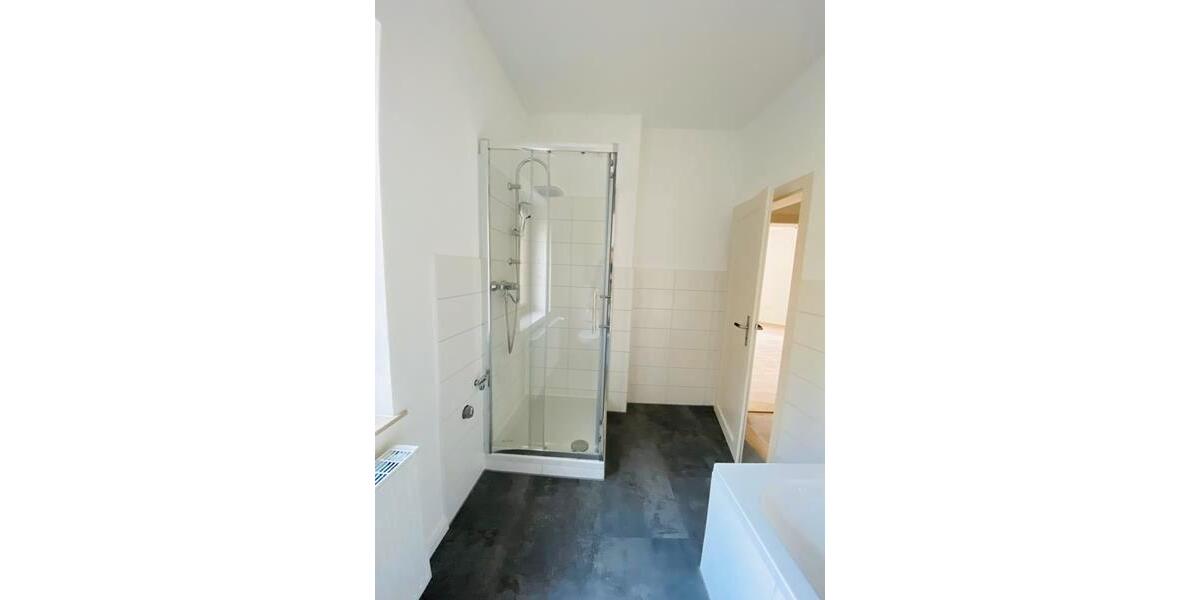 Etagenwohnung Meerane - 2 Zimmer, 67 m&sup2;, 335&euro; | Angebot:26039494