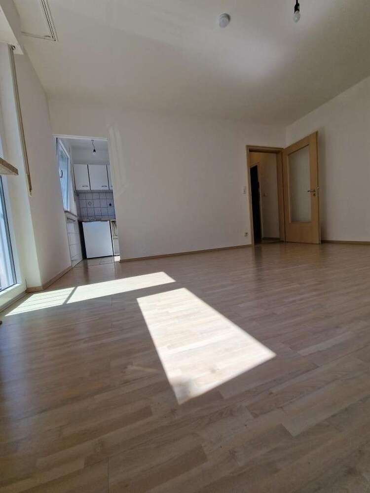 Wohnung zum Mieten in Augsburg 375 € 26.5 m²