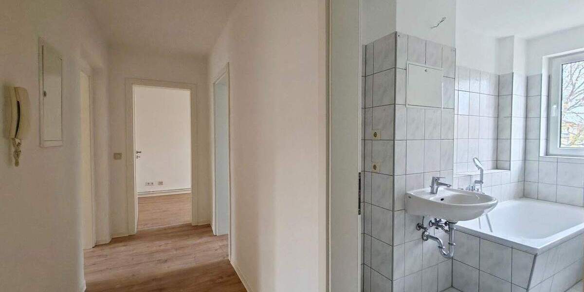 Etagenwohnung Zeitz - 3 Zimmer, 60 m&sup2;, 341&euro; | Angebot:25694758