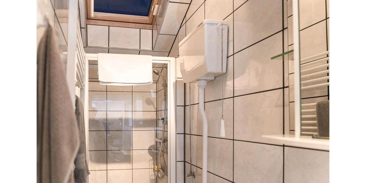 3 Zimmer DG-Wohnung zu vermieten, teilmöbliert, ab April 2026 3 zimmer