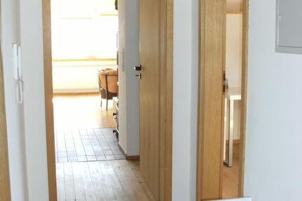 Charmante, möblierte Dachgeschosswohnung mit schöner Aussicht 3 zimmer