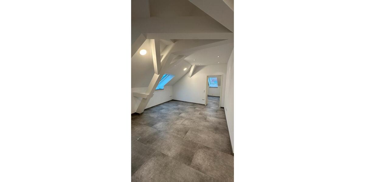 Dachgeschoßwohnung Maikammer - 3 Zimmer, 74 m&sup2;, 810&euro; | Angebot:25619932