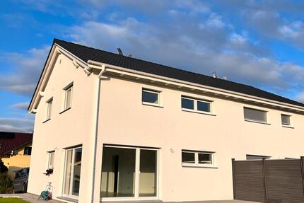 Haus Hunderdorf - 4 Zimmer, 115 m&sup2;, 1.180&euro; | Angebot:25761063