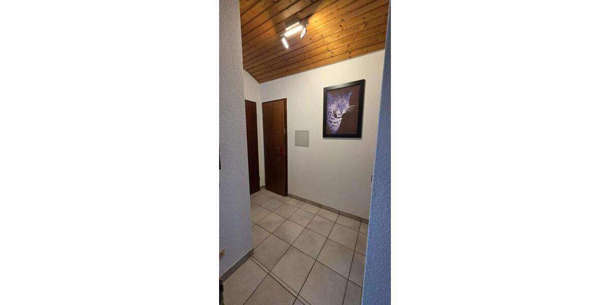 Etagenwohnung Pforzheim Südweststadt - 2 Zimmer, 70 m&sup2;, 755&euro; | Angebot:25096073