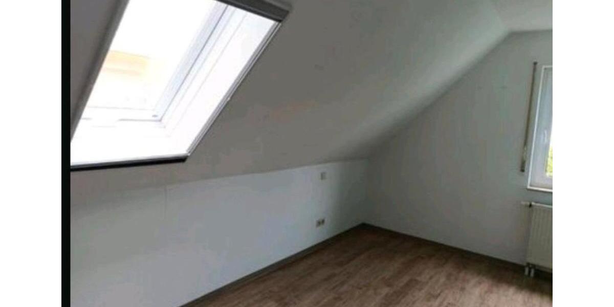 Dachgeschoßwohnung Meiningen - 3 Zimmer, 80 m&sup2;, 480&euro; | Angebot:25886934