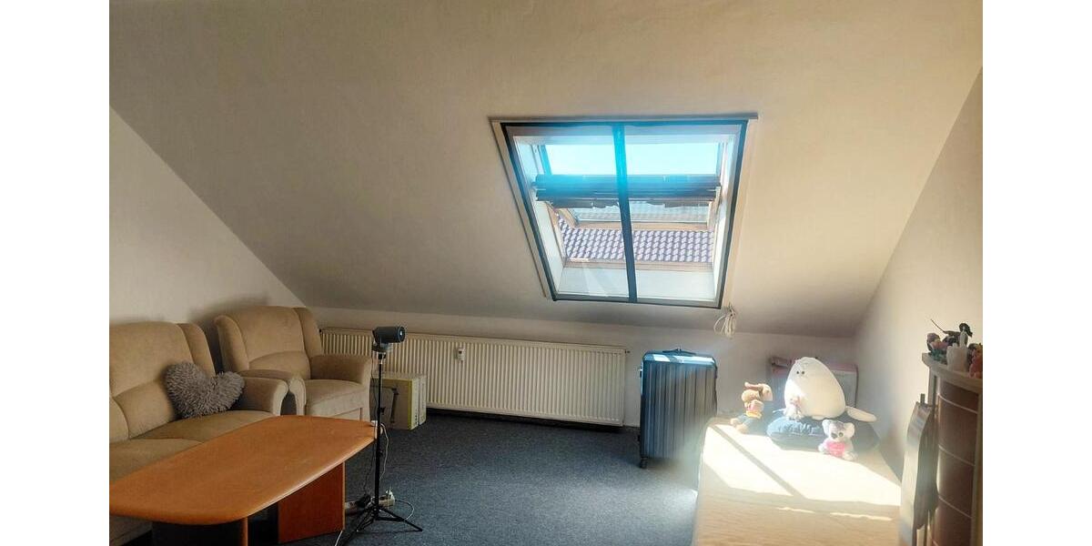Dachgeschoßwohnung Barntrup - 3 Zimmer, 63 m&sup2;, 300&euro; | Angebot:26706016