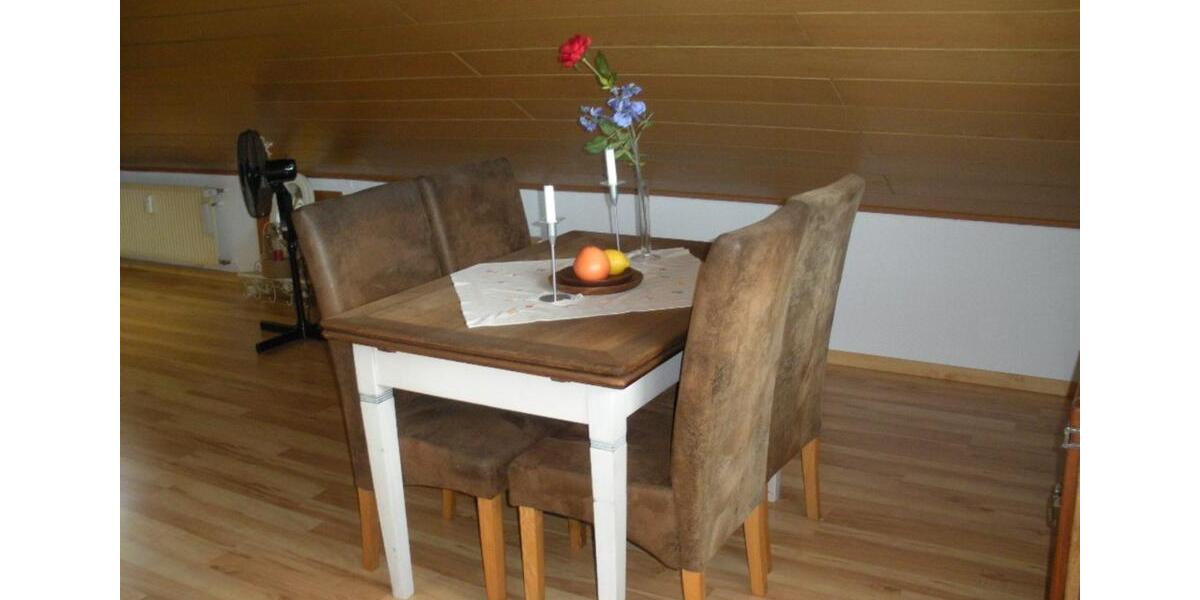 Dachgeschoßwohnung Wölfersheim - 2 Zimmer, 50 m&sup2;, 550&euro; | Angebot:24851839