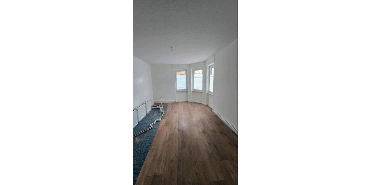 Hochparterre Eisenach - 4 Zimmer, 80 m&sup2;, 595&euro; | Angebot:26004803