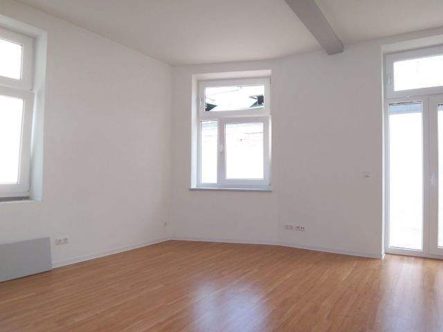 Mitten in der Stadt, fern vom Trubel: 2-Zimmer-Hofwohnung mit Balkon 2 zimmer