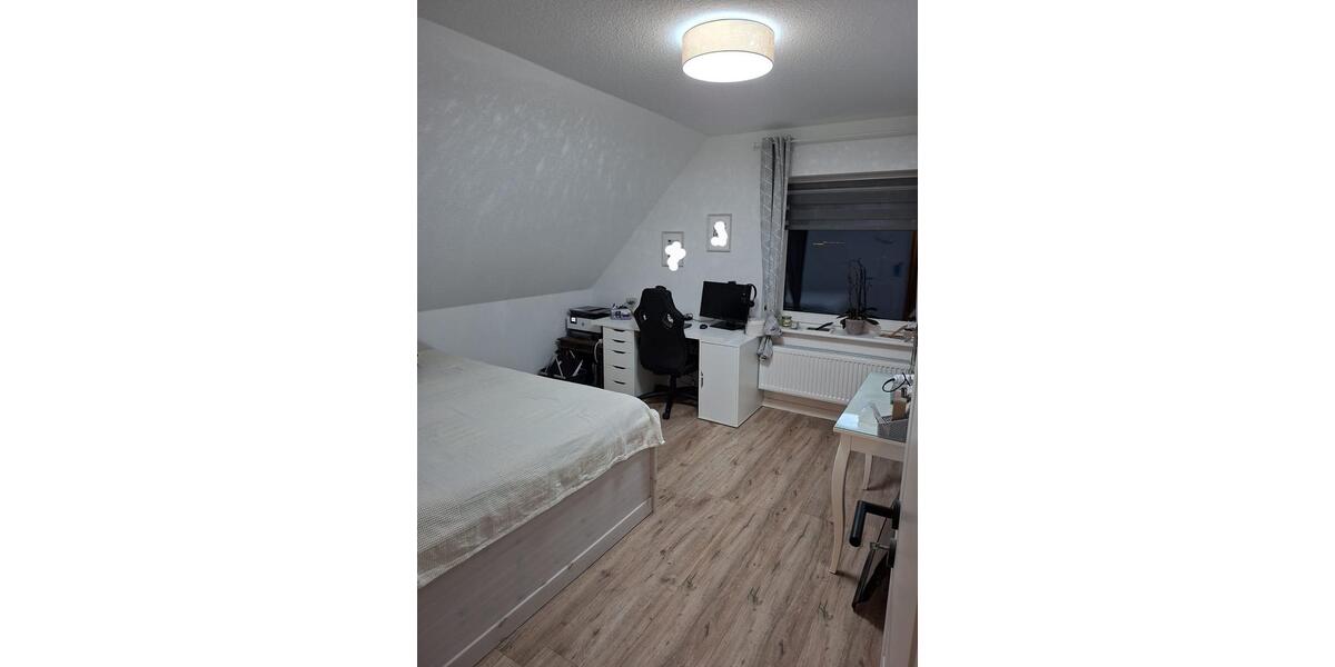 Dachgeschoßwohnung Barlt - 3 Zimmer, 80 m&sup2;, 1.150&euro; | Angebot:24764032