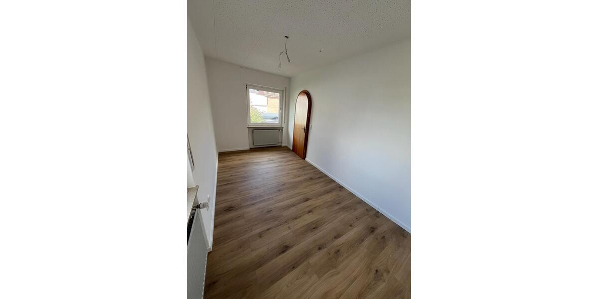 Etagenwohnung Seeheim-Jugenheim Jugenheim - 6 Zimmer, 150 m&sup2;, 1.630&euro; | Angebot:25144571