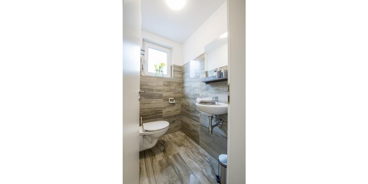 Wohnen auf Zeit Baden-Baden Baden - 4 Zimmer, 140 m&sup2;, 2.600&euro; | Angebot:22713090