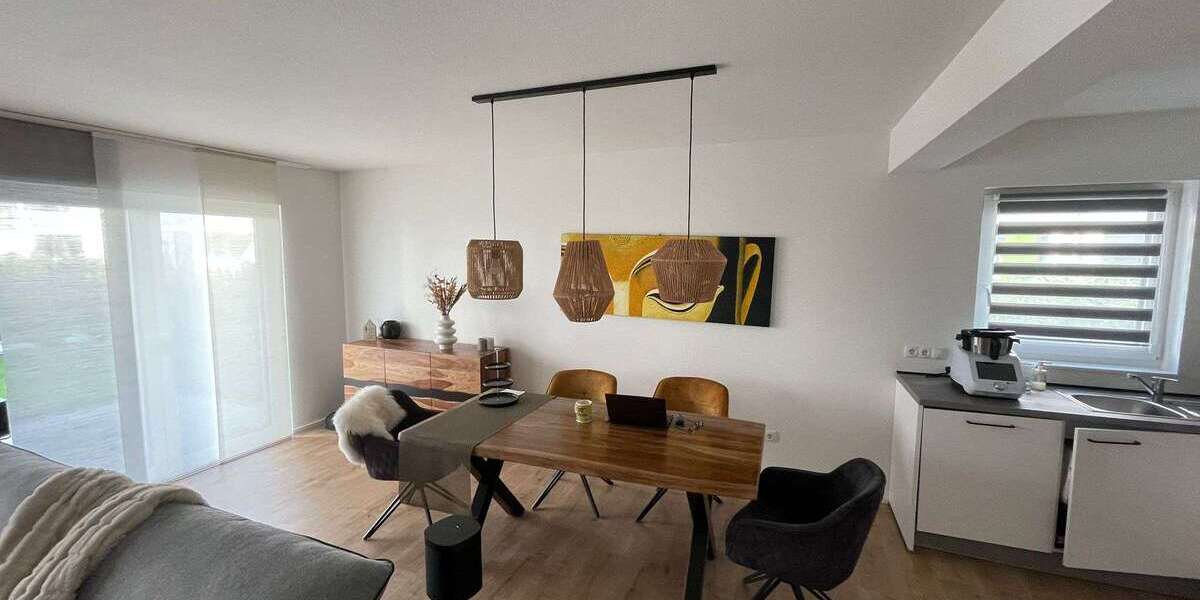 Etagenwohnung Neustadt - 3 Zimmer, 92 m&sup2;, 1.020&euro; | Angebot:26997926