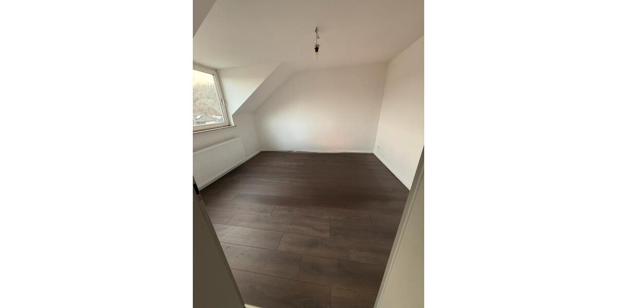 Doppelhaushälfte Siegen - 4.5 Zimmer, 100 m&sup2;, 1.100&euro; | Angebot:25449511