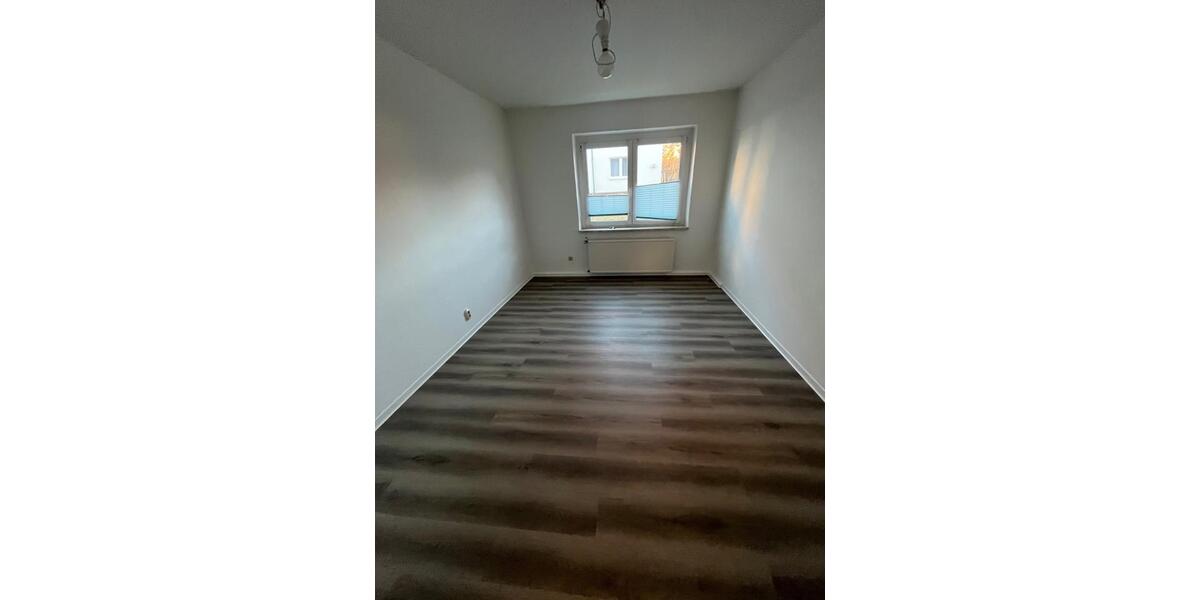 Erdgeschoßwohnung Freiberg - 3 Zimmer, 71 m&sup2;, 460&euro; | Angebot:24582933