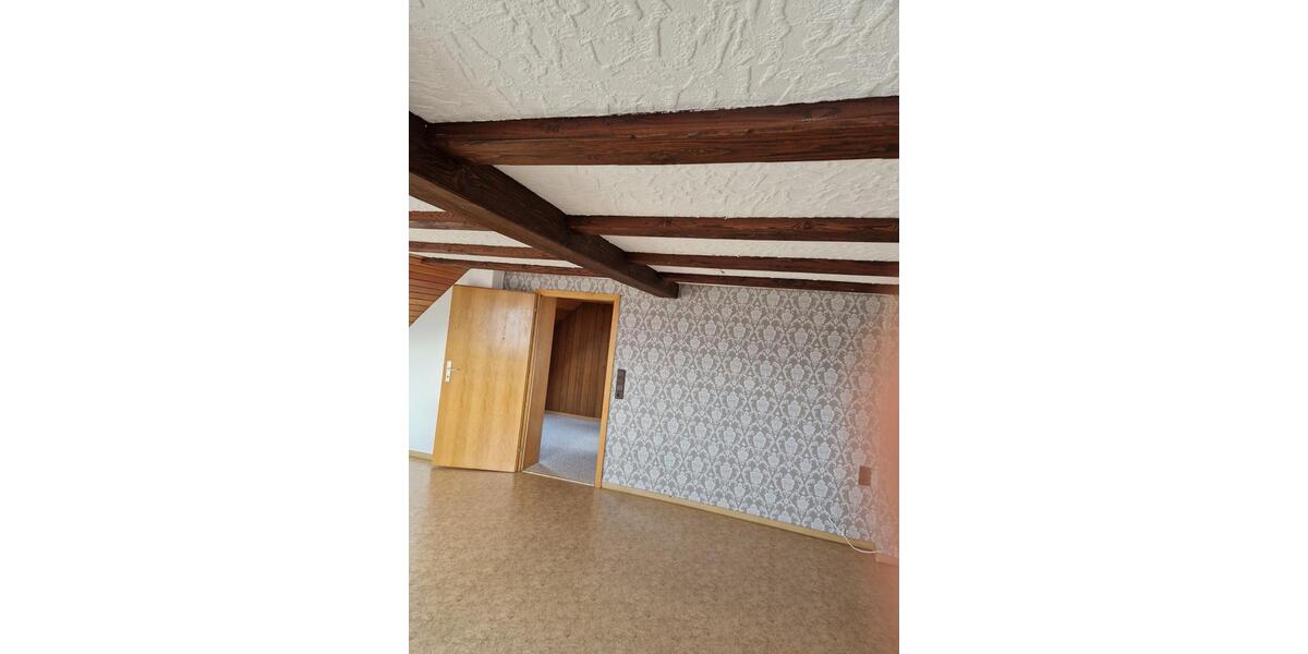 Dachgeschoßwohnung Melsungen - 4 Zimmer, 100 m&sup2;, 650&euro; | Angebot:25932494
