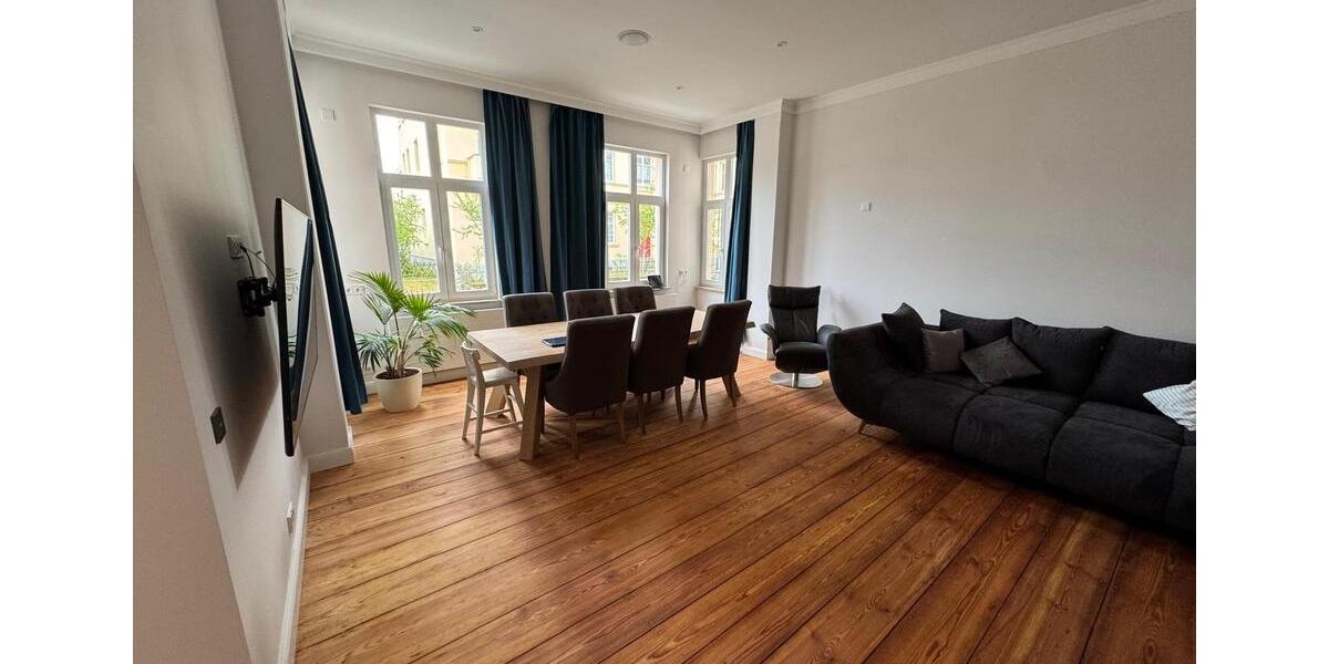 Erdgeschoßwohnung Neustrelitz - 5 Zimmer, 139 m&sup2;, 1.390&euro; | Angebot:24245957