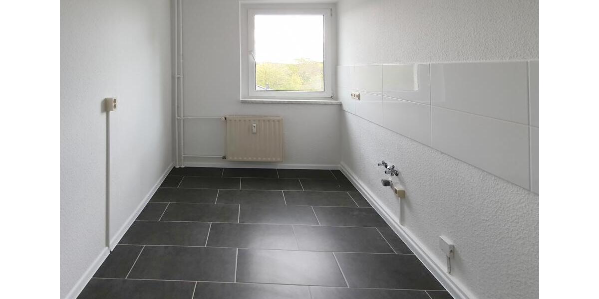 Etagenwohnung Neubrandenburg Carlshöhe - 5 Zimmer, 78 m&sup2;, 534&euro; | Angebot:25750669