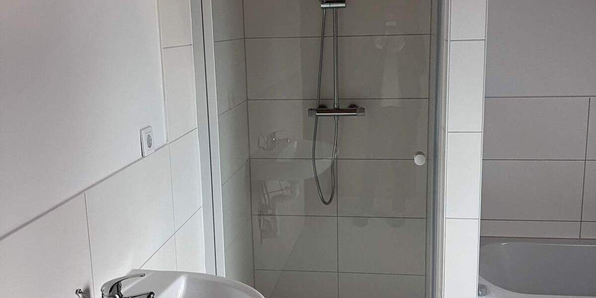 Renovierte 3-Zi.-DGW mit Gartenanteil - 91056 Erlangen-Hüttendorf 3 zimmer