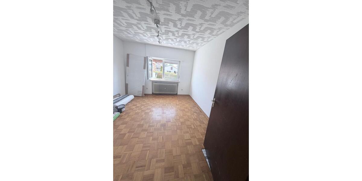Etagenwohnung Altenstadt - 6 Zimmer, 150 m&sup2;, 1.500&euro; | Angebot:26648495