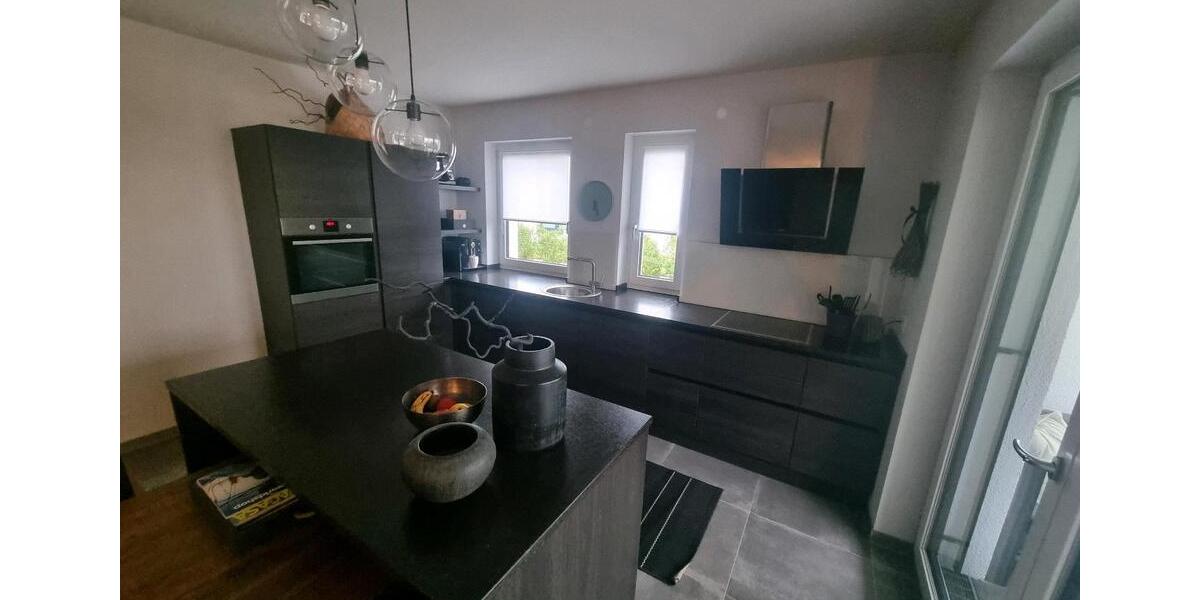Erdgeschoßwohnung Detmold - 4 Zimmer, 124 m&sup2;, 1.690&euro; | Angebot:24720326