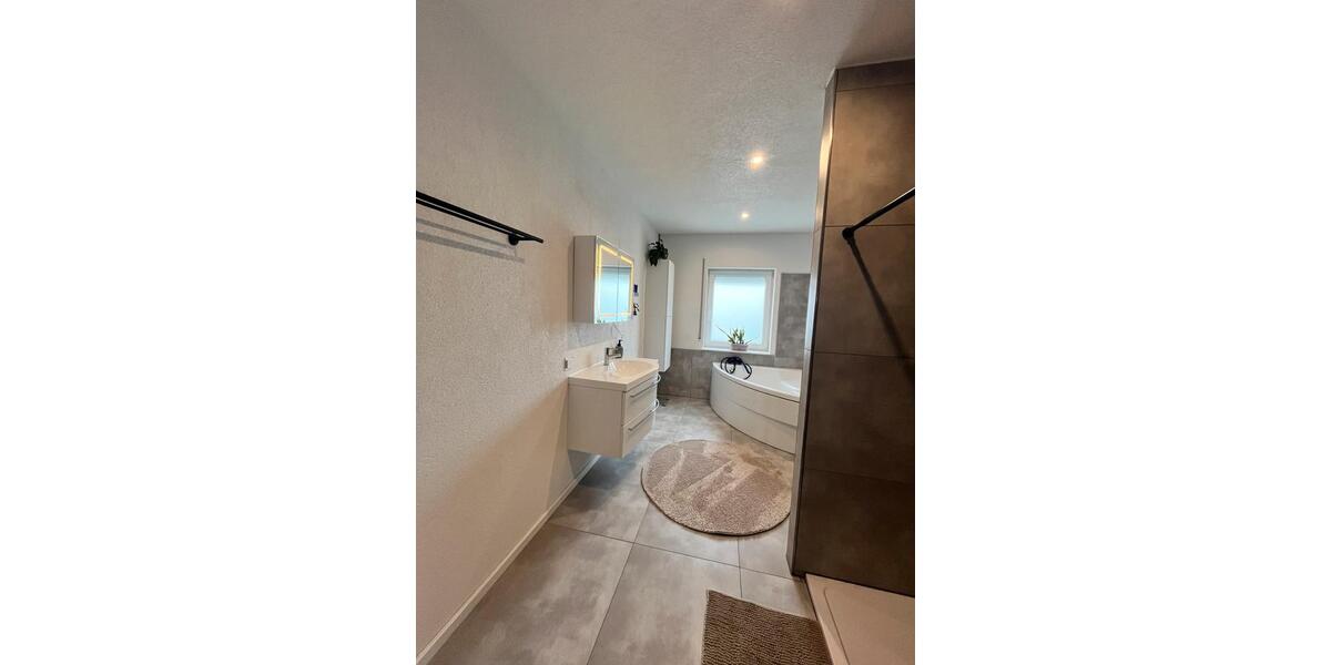 Wohnen auf Zeit Albstadt - 2 Zimmer, 127 m&sup2;, 500&euro; | Angebot:26614714