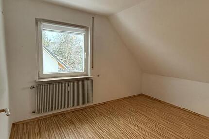 Wohnung Mötzingen - 3 Zimmer, 70 m&sup2;, 850&euro; | Angebot:26036671