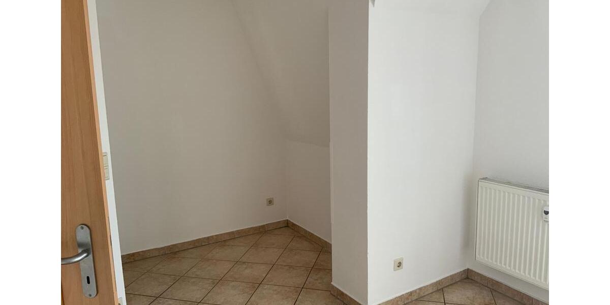 Dachgeschoßwohnung Bitterfeld-Wolfen Bitterfeld - 3 Zimmer, 85 m&sup2;, 645&euro; | Angebot:23744522
