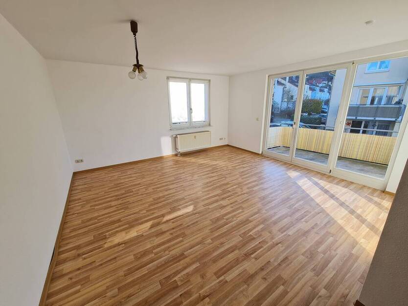 Helle 3-Raum Wohnung mit Balkon # Stellplatz # Ausblick