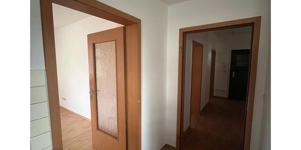 Erdgeschoßwohnung Rochlitz - 3 Zimmer, 70 m&sup2;, 420&euro; | Angebot:26098091