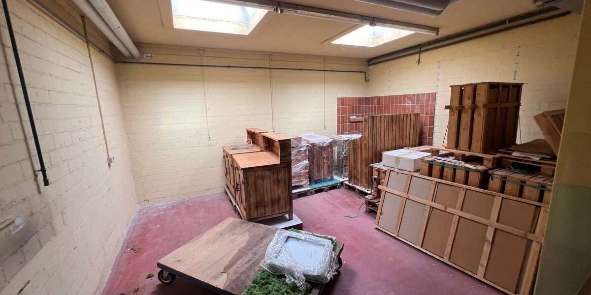 Lagerhalle mit überdachter Ladezone und großem Außenbereich. - Gewerbeobjekt Lübbecke | Angebot:27254315