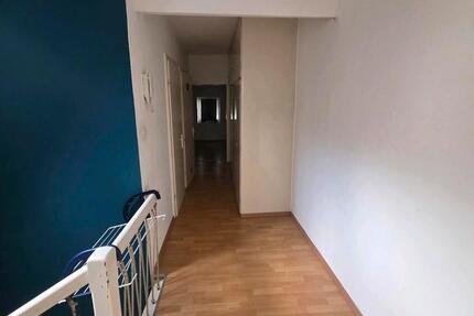 Wohnung Aalen - 4 Zimmer, 90 m&sup2;, 900&euro; | Angebot:24774327
