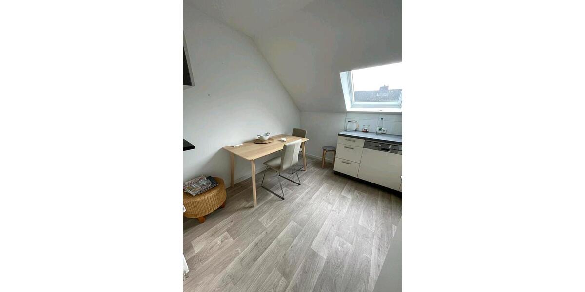 Dachgeschoßwohnung Riedstadt - 2 Zimmer, 77 m&sup2;, 830&euro; | Angebot:24893209